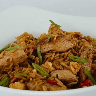 Arroz con pollo y verdura