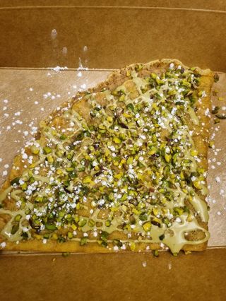 Crepe con pistacchio e granella di pistacchio