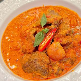 Ternera con curry rojo