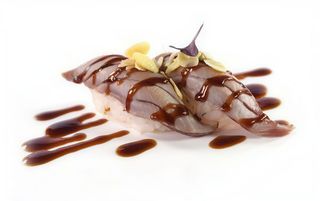 168 - Nigiri tuna skin