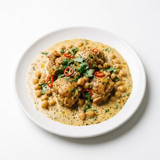 Pollo Con Garbanzos