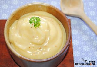 Mostaneza a la pimienta