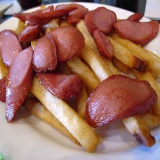 Ración De Salchipapas