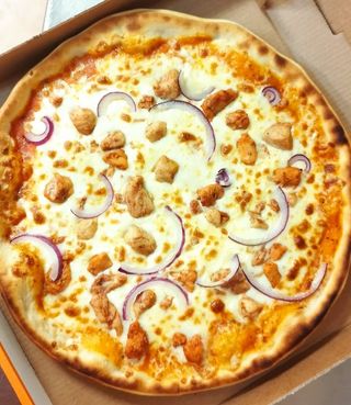 Pizza De Pollo Queso (Mediana)