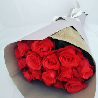 Buchet 15 trandafiri rosii