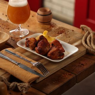 ქათმის მწვადი მაყალზე