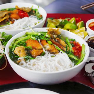 Sałaty i buliony ryba ( bun ca )