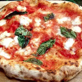 Pizza Margarita (Medianas)