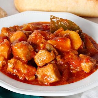 Carne Con Tomate (Media Ración)