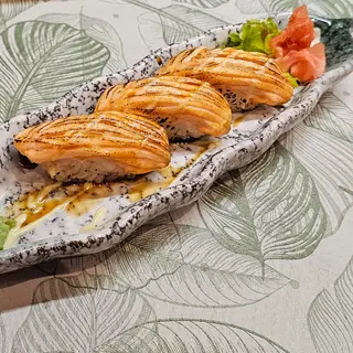 Salmón Tataki Sushi (3 Uds.)