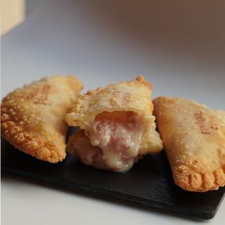 Empanada De 4 Quesos