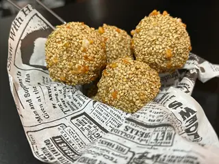 Chesse Balls Amb Sesàm (5 Uds.)