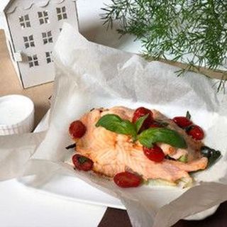 SALMONE E VERDURE AL CARTOCCIO