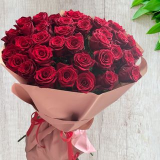 Букет от червени рози