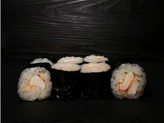 Макі рол з тигровою креветкою (110г)