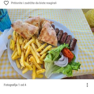 Ćevapi u domaćem kruhu