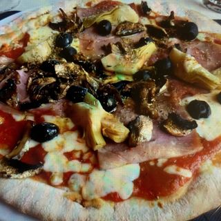 Pizza capricciosa