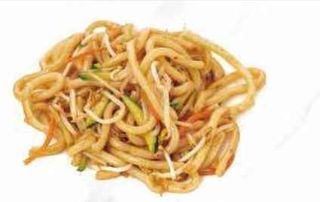 125 spaghetti udon saltati con verdure