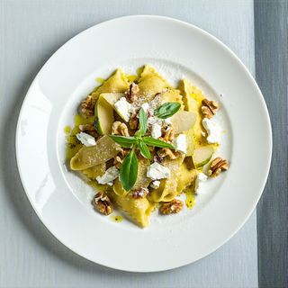 Fagotti cu ricotta, pere, nuci