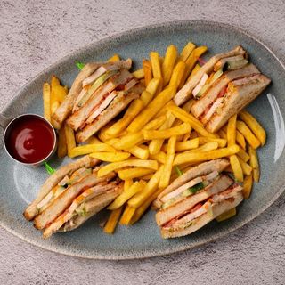 Клаб-сэндвич с копчёной куриной грудкой+фри