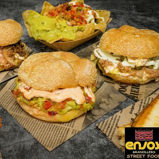 Especial Beef + Nachos/Coleslow/Papas + Bebida