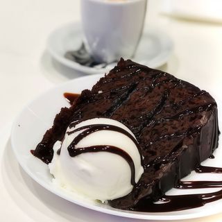 Tarta de chocolate (porción)