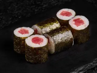 Рол з тунцем (95г)