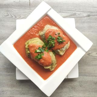 Gołąbek z sosem pomidorowym - 1 szt.