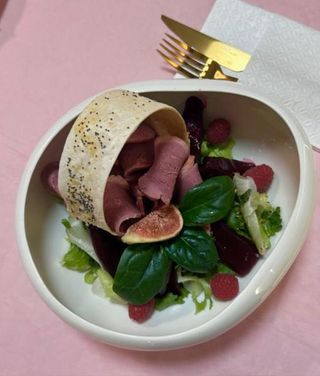 Delikatne mięso z piersi kaczki