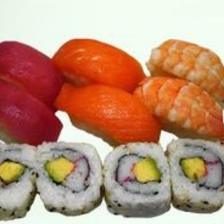 B2 California Roll Y Nigiri Variado (10 Uds.)
