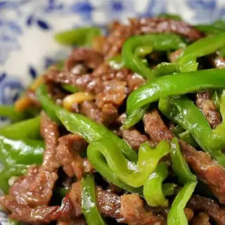 Ternera Con Pimientos Verdes