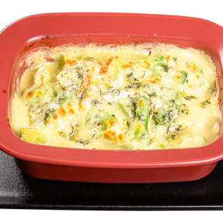 БРОКОЛИ ФОРМАДЖИ С ШУНКА И СИРЕНЕ  НА ПЕЩ