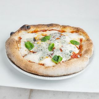 Неаполитана четыре сыра