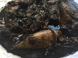 Chipirones En Su Tinta