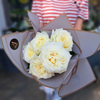 Buchet 5 trandafiri Garden