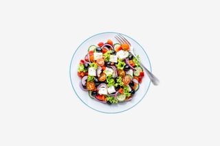 Salată Mediterana