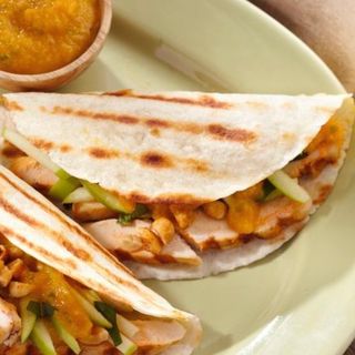 Taco mexicano de pollo al curry