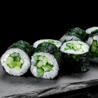 Макі з огірком (120г)