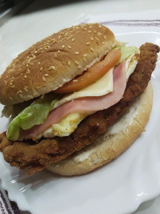Combo De Sándwich De Milanesa O Hamburguesa