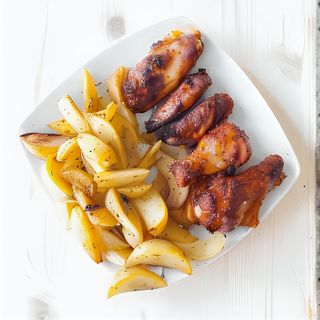 6 COSCE E FUSI DI POLLO PICCANTI* AL FORNO +PATATE AL FORNO +BIBBITA +SALSE