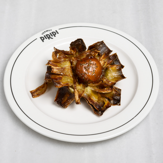 Flor de Alcachofa con Yema Curada