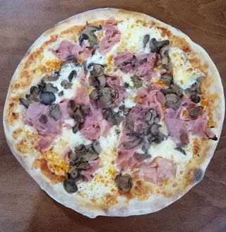 Pizza Funghi Prosciutto