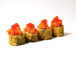Tempuriza maki salmón picado (8 uds.)