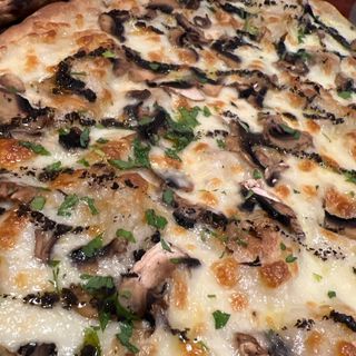 Pizza De Trufa Y Setas (28 Cm.)