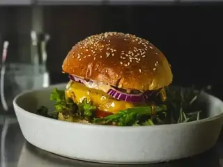 Cheeseburger "Classic" (390g)