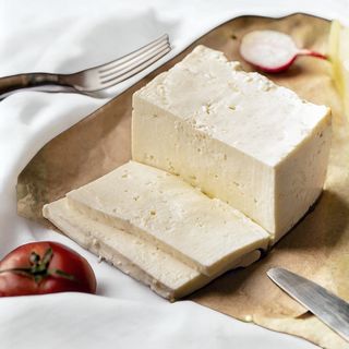 Branza telemea de oaie