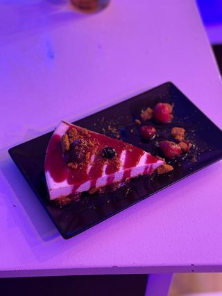 Tarta de queso frutos rojos (porción)