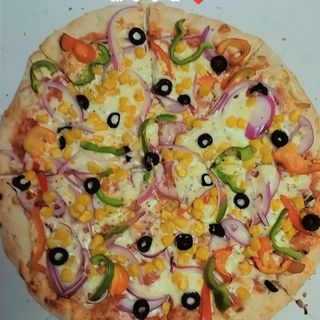 Vegetables  pizza onion maiz acituna   pimento  