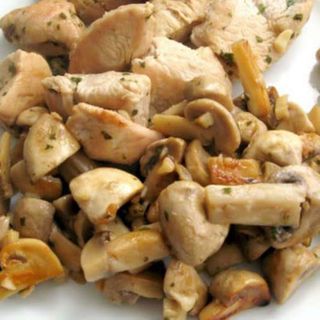 Pollo Con Champiñón