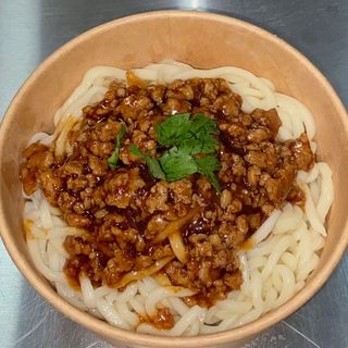 Spaghetti con carne di maiale brasato
